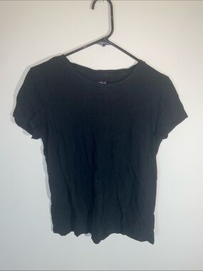 Universal Thread Classic Black Crewneck Women's Tee Size S